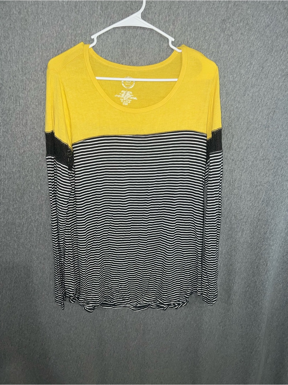 Women's Yellow & Black Striped Long Sleeve Scoop Neck Top